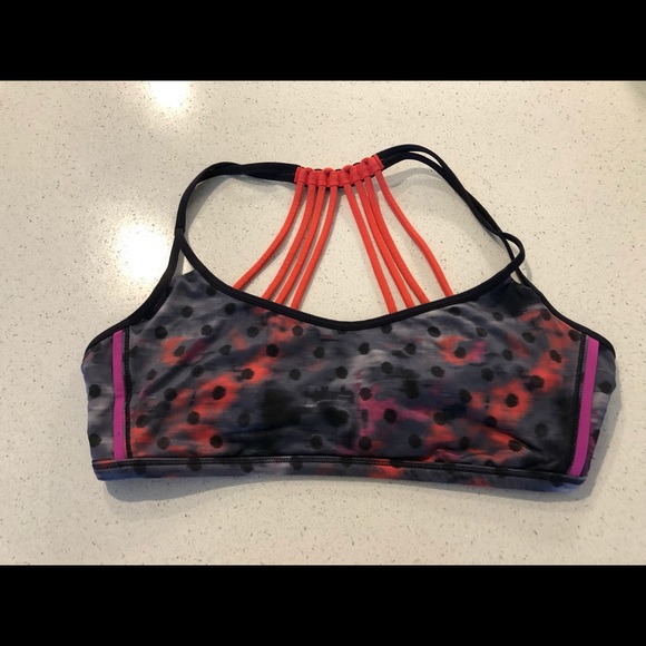 lululemon athletica Tops - Lululemon sports bra. Sz 6. Great condition!